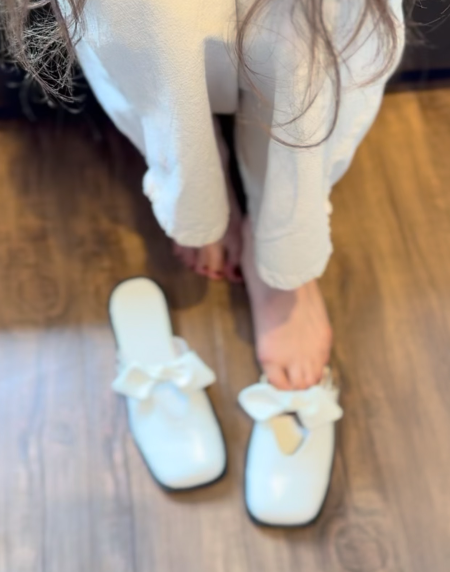 Bow Toe Slippers