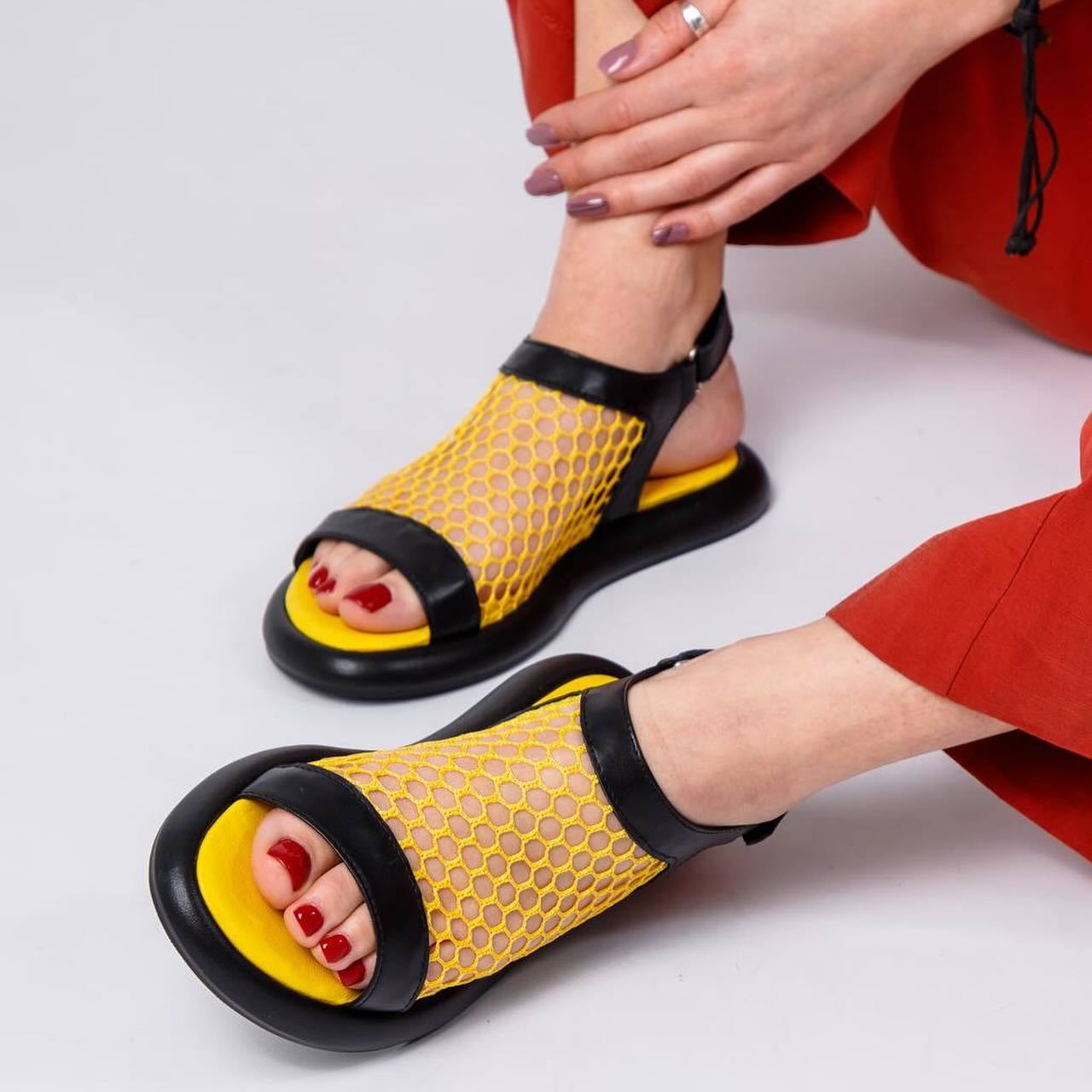 Colorful Breathable Mesh Flat Sandals