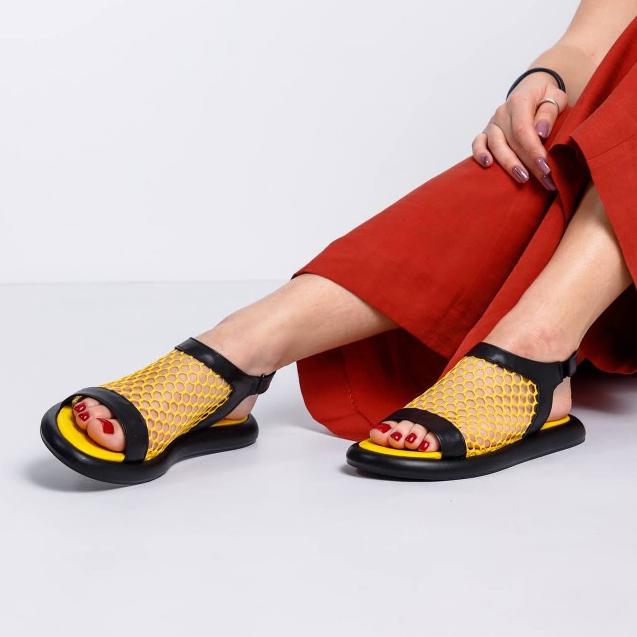 Colorful Breathable Mesh Flat Sandals