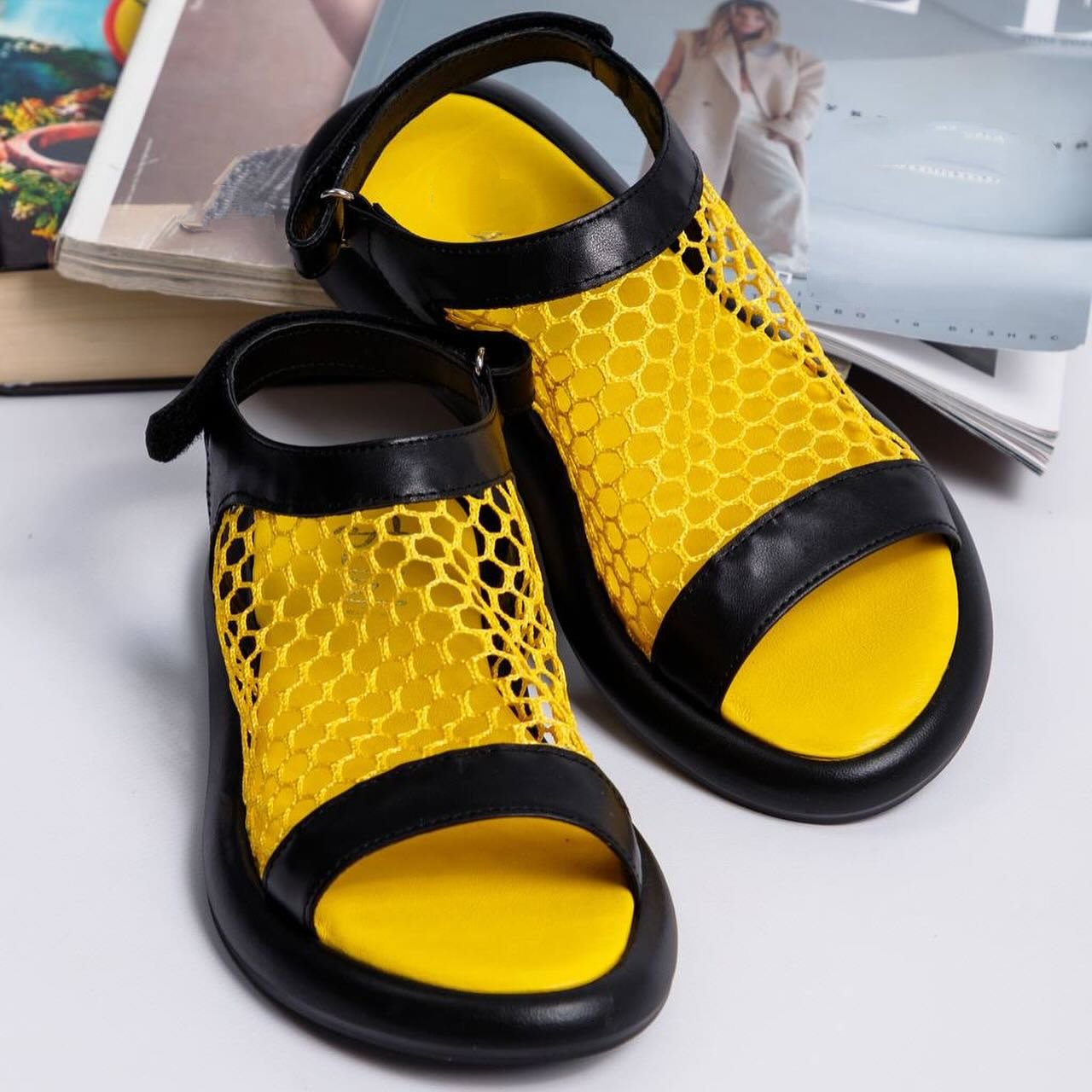 Colorful Breathable Mesh Flat Sandals