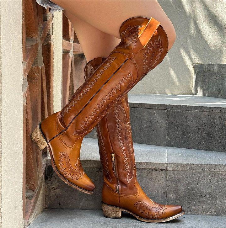 Pointed High Embroidered Western Cowboy Boots