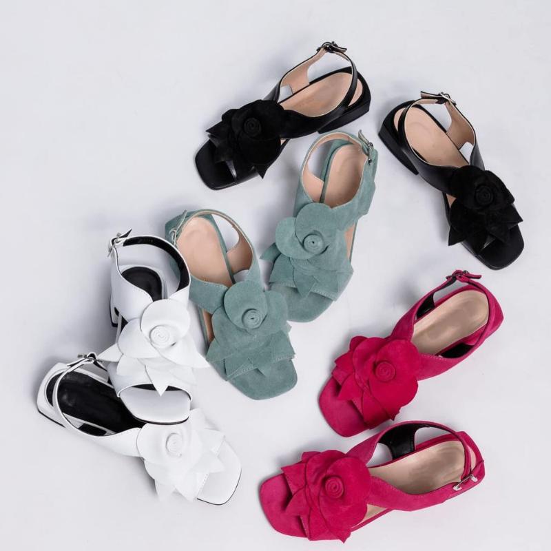 Women's Elegant Floral Flat Sandals